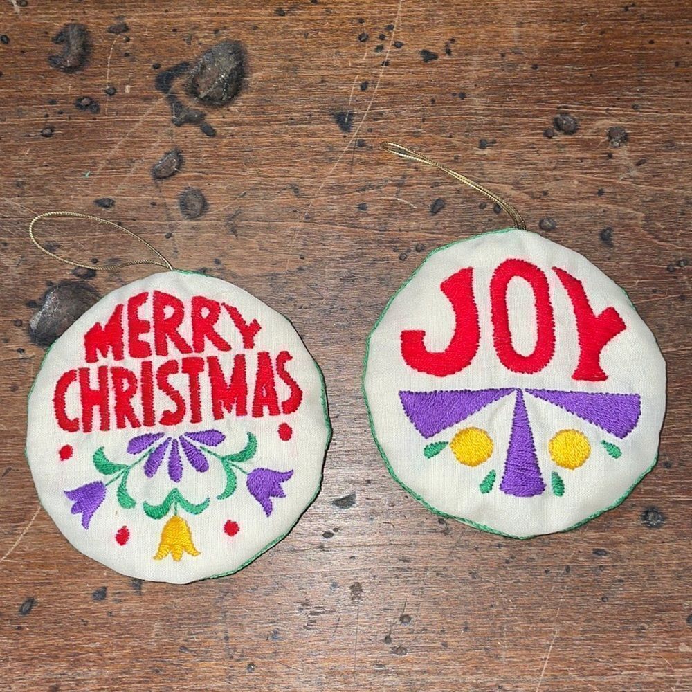 2 Vtg cloth stuffed embroidered Christmas tree ornaments‎